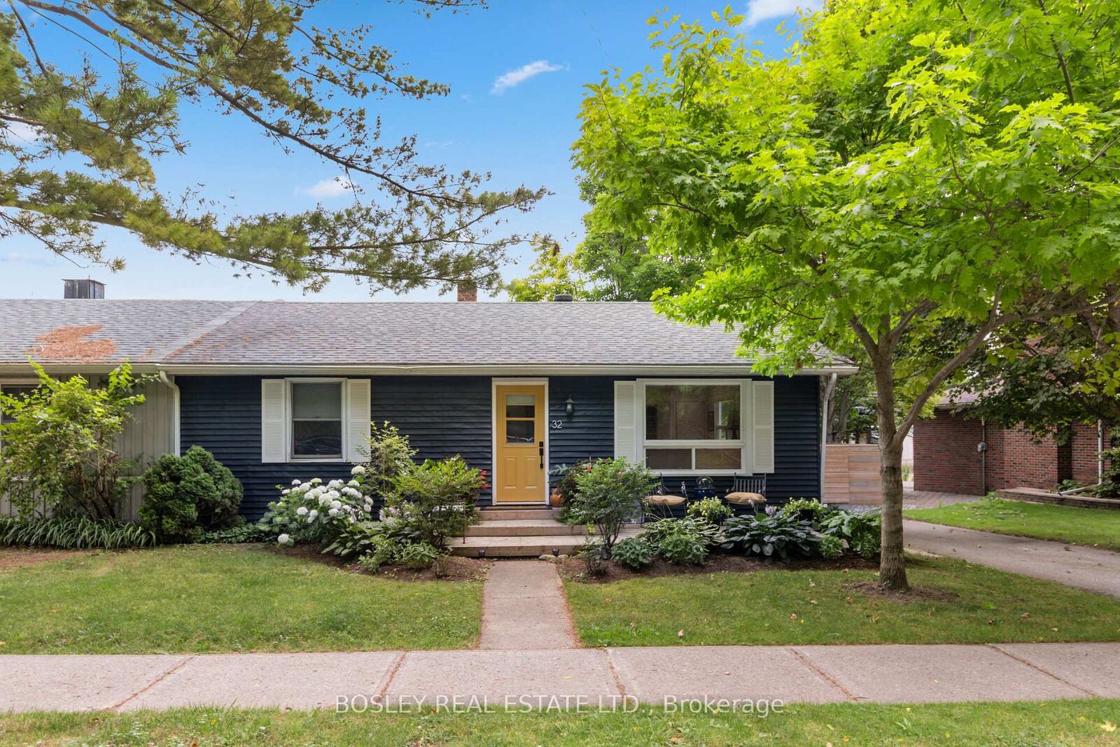 Property Photo:  32 Louisa Street  ON N0H 2P0 