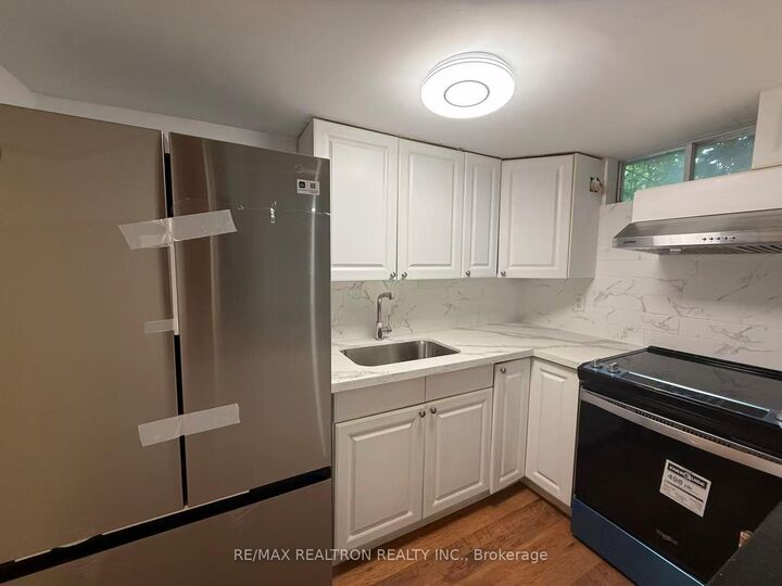 Property Photo: 223 Pleasant Avenue Bsmt ON M2M 1M6