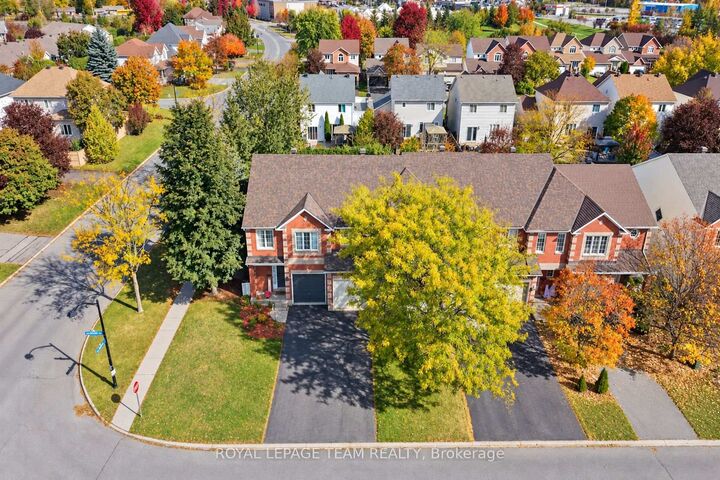 Property Photo:  3 Chantilly Gate  ON K2S 2B2 