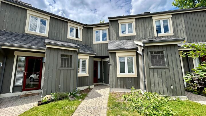 Property Photo:  38 Dawson Drive 83  ON L9Y 5B4 