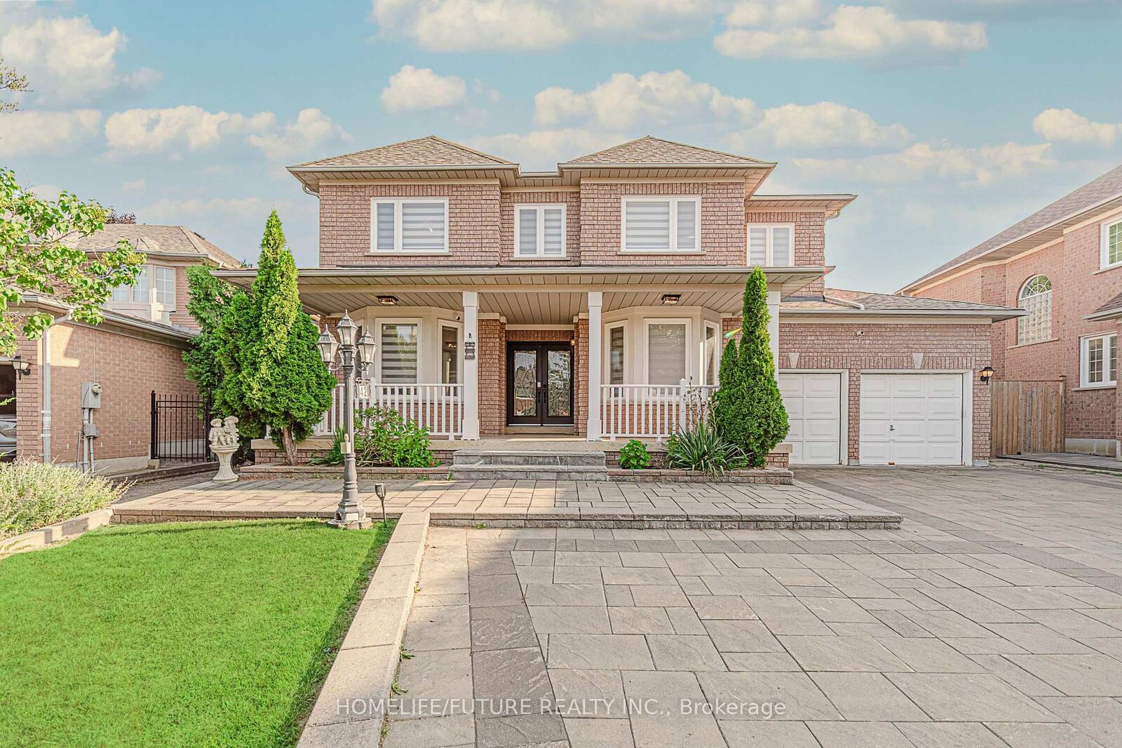 Property Photo:  42 Boxwood Crescent  ON L3S 3P6 