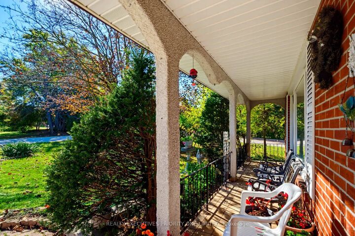 Property Photo:  182 Dew Street  ON L7B 1L1 