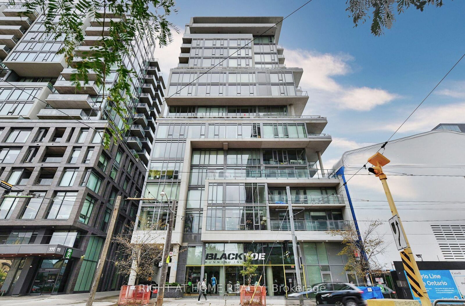 Property Photo:  95 Bathurst Street 422  ON M5V 0H7 