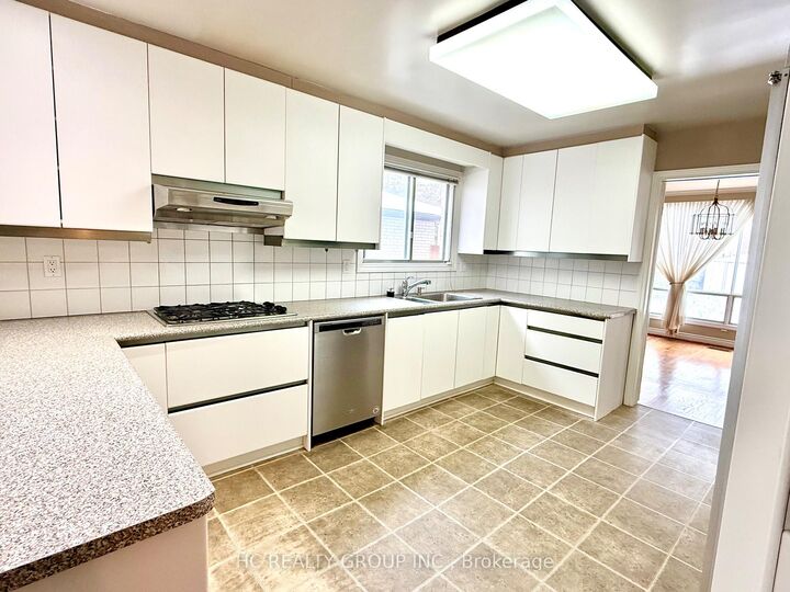 Property Photo:  54 Kentland Crescent  ON M2M 2X6 