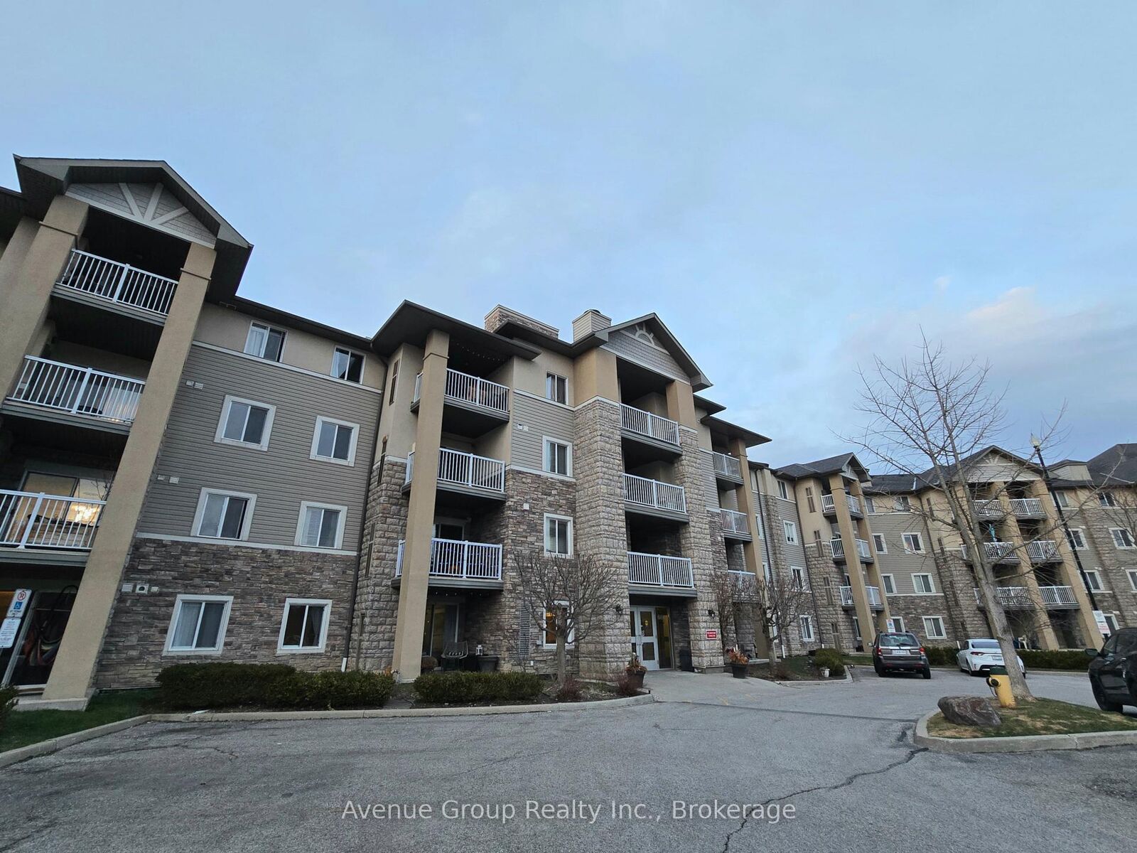 Property Photo:  684 Warden Avenue Room 2 - #314  ON M1L 4W4 