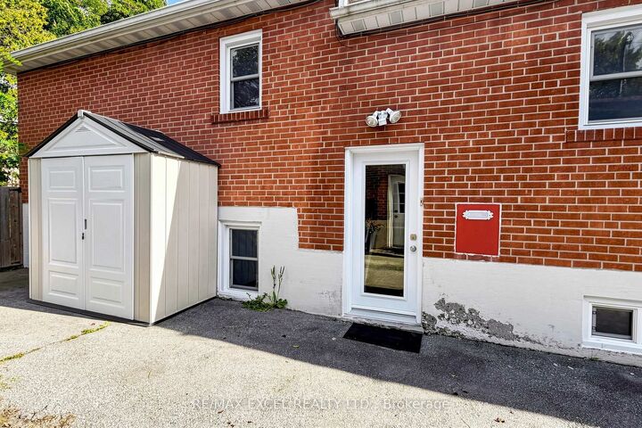 Property Photo:  23 Linelle Street Bsmt  ON M2N 2J4 