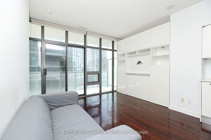 Property Photo:  33 Charles Street E 1401  ON M4Y 0A2 