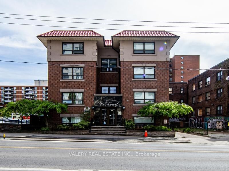 Property Photo: 391 Sherbourne Street 303 ON M4X 1K4