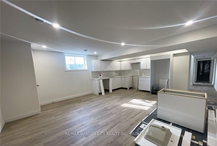 Property Photo:  13 Valley Road 4-Lower Level  ON L2S 1Y7 