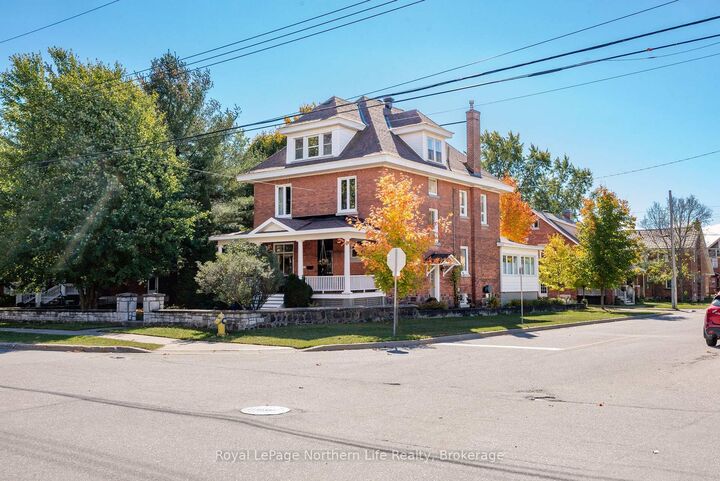 Property Photo:  797 McIntyre Street W  ON P1B 3A1 
