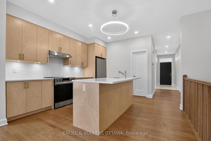 Property Photo:  43 Fraser Street  ON K7C 0X7 