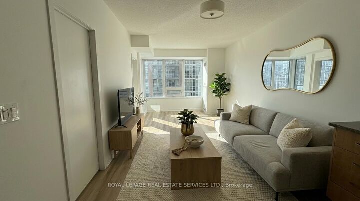 Property Photo: 59 East Liberty Street 1706 ON M6K 3R1