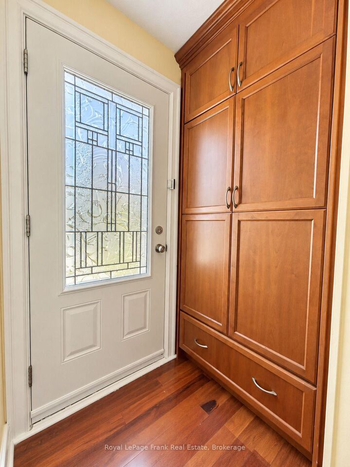 Property Photo:  66 Admiral Road  ON L1S 2N9 