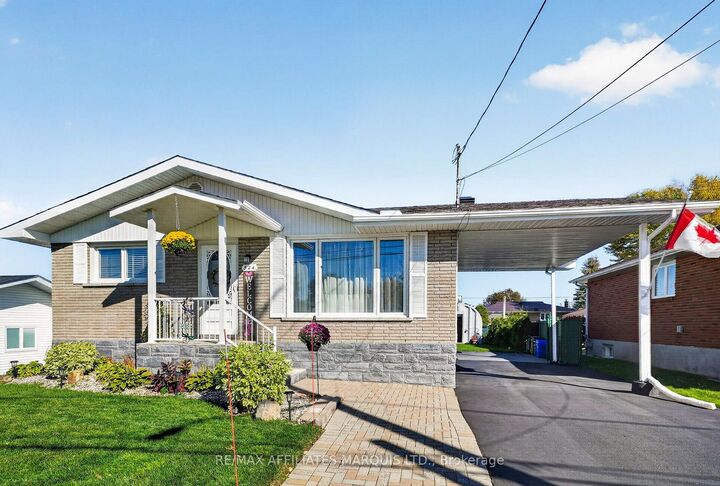 Property Photo:  524 Anthony Street  ON K6H 5L3 