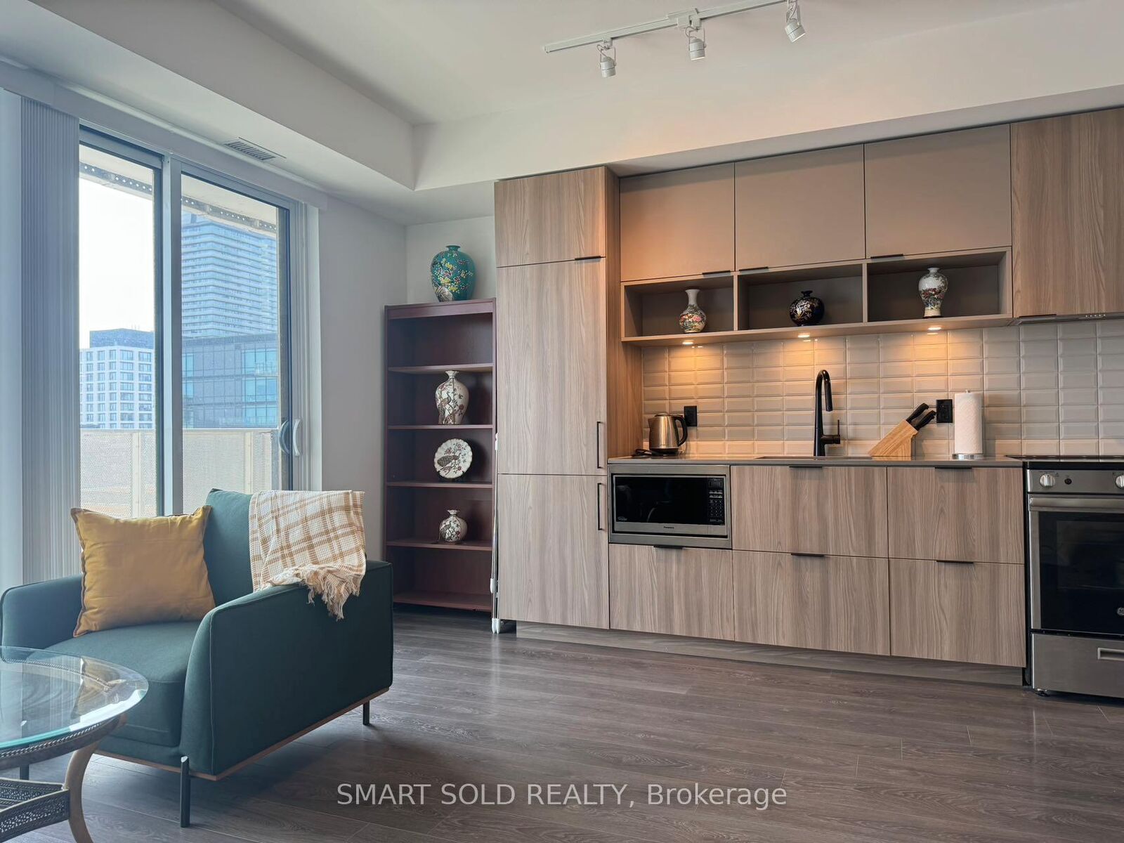 Property Photo:  60 Tannery Road 905  ON M5A 0S8 