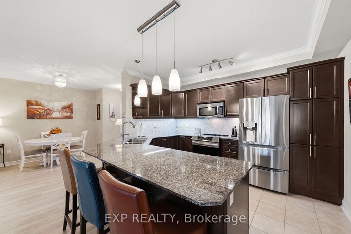 Property Photo:  1030 Coronation Drive 105  ON N6G 0G5 