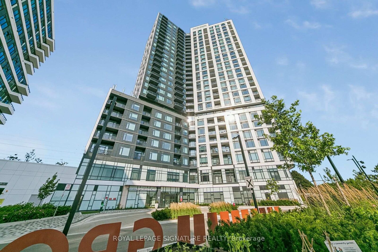 Photo de la propriété:  2495 Eglinton Avenue W 1206  ON L5M 2T2 