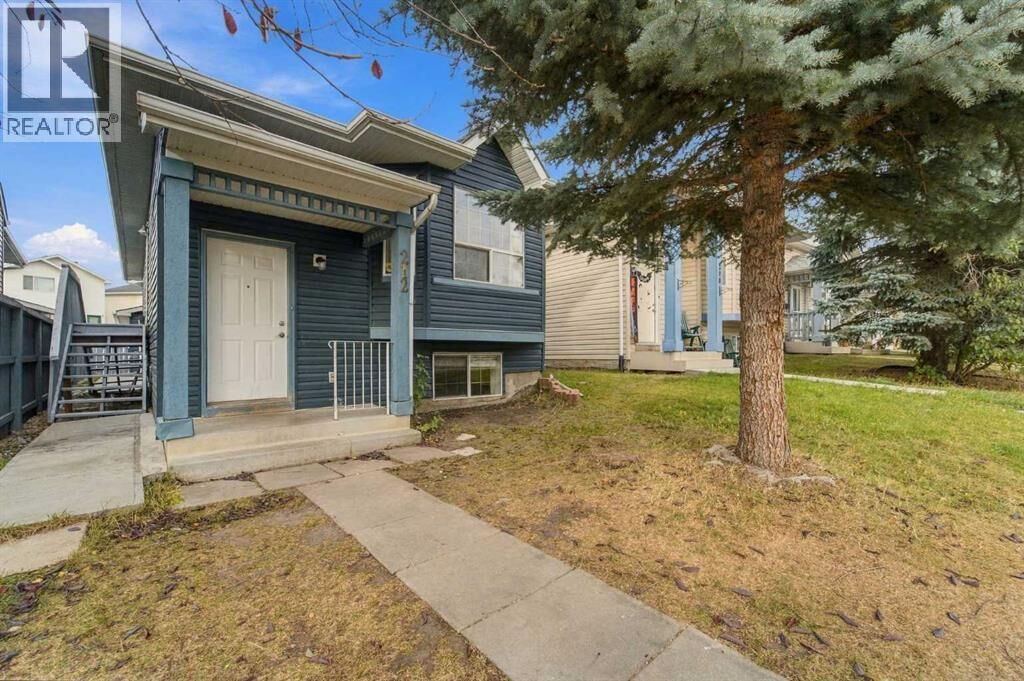 Property Photo:  212 Coral Springs Circle Northeast  AB T3J 3S6 