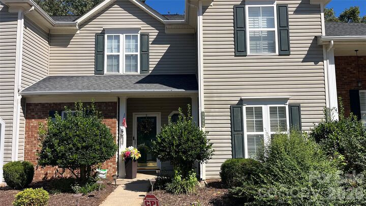 Property Photo:  8948 Cinnabay Drive  NC 28216 
