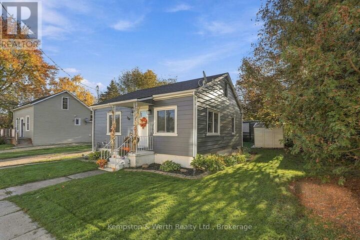 Property Photo:  334 Davidson Avenue North  ON N4W 3A6 