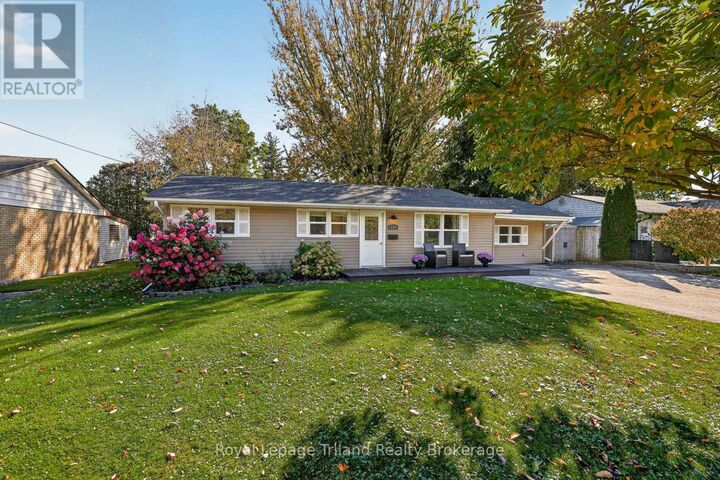 Property Photo:  173 Washington Street West  ON N0M 2M0 