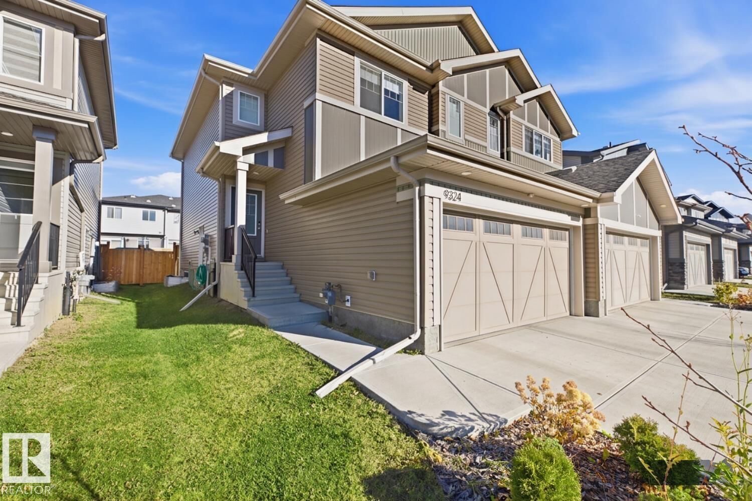 Property Photo:  9324 Cooper Bend SW  AB T6W 4M4 