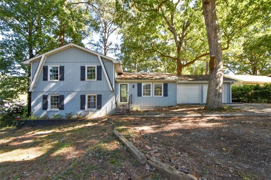 Property Photo: 2728 Rosemont Drive GA 30044