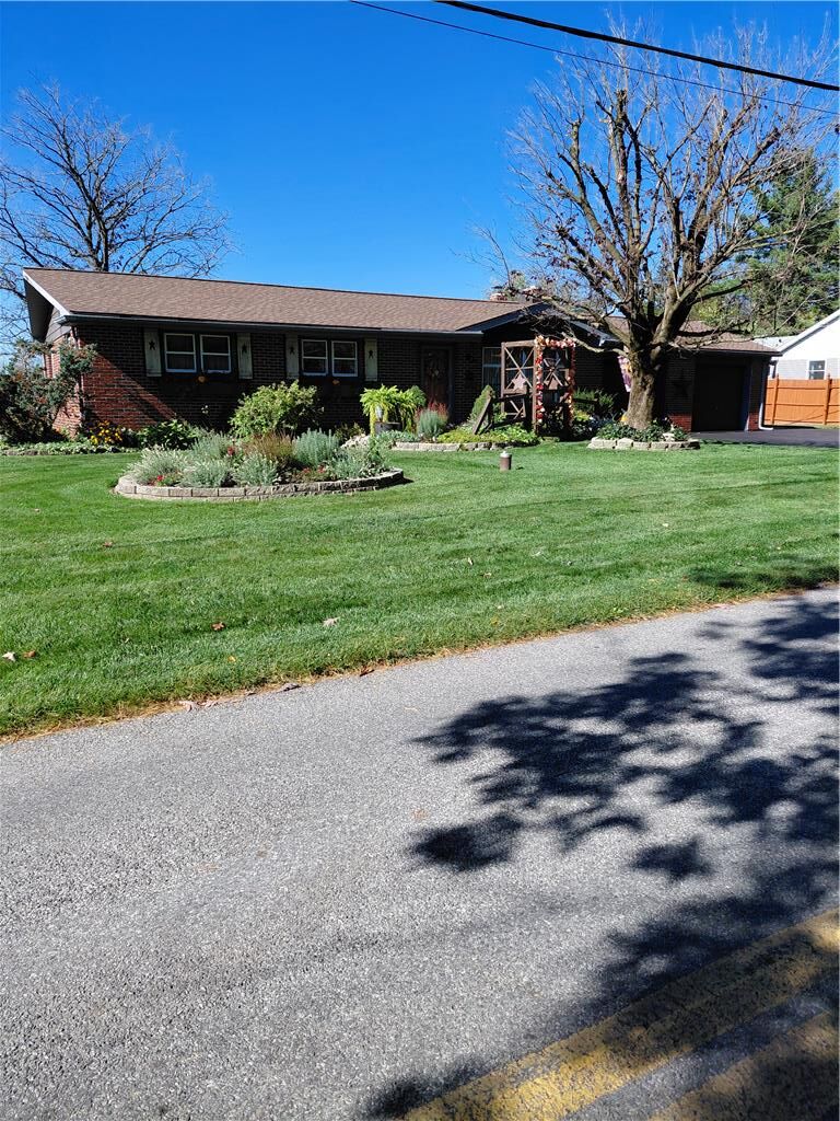 Property Photo:  3232 Highland Road  PA 18069 