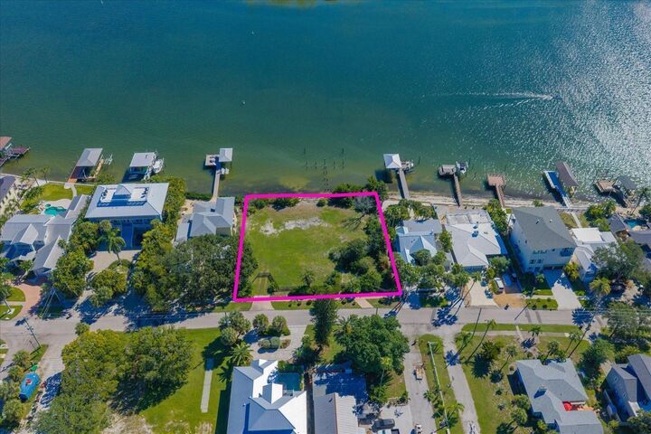 Property Photo:  871 Bay Esplanade  FL 33767 