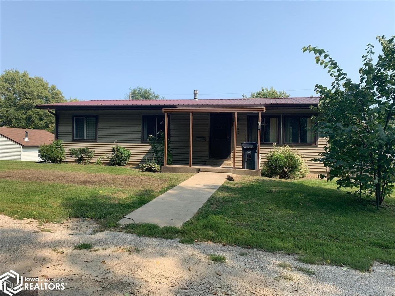 Property Photo:  2016 Ridge Row  IA 52601 