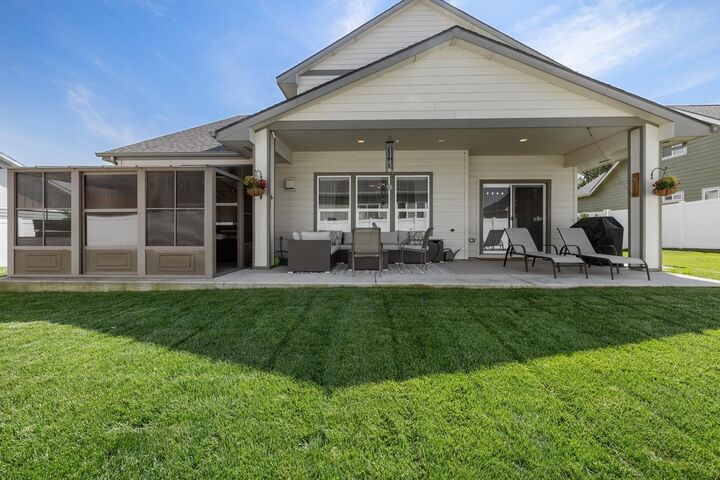 Property Photo:  603 Wyatt Street  ND 58801 