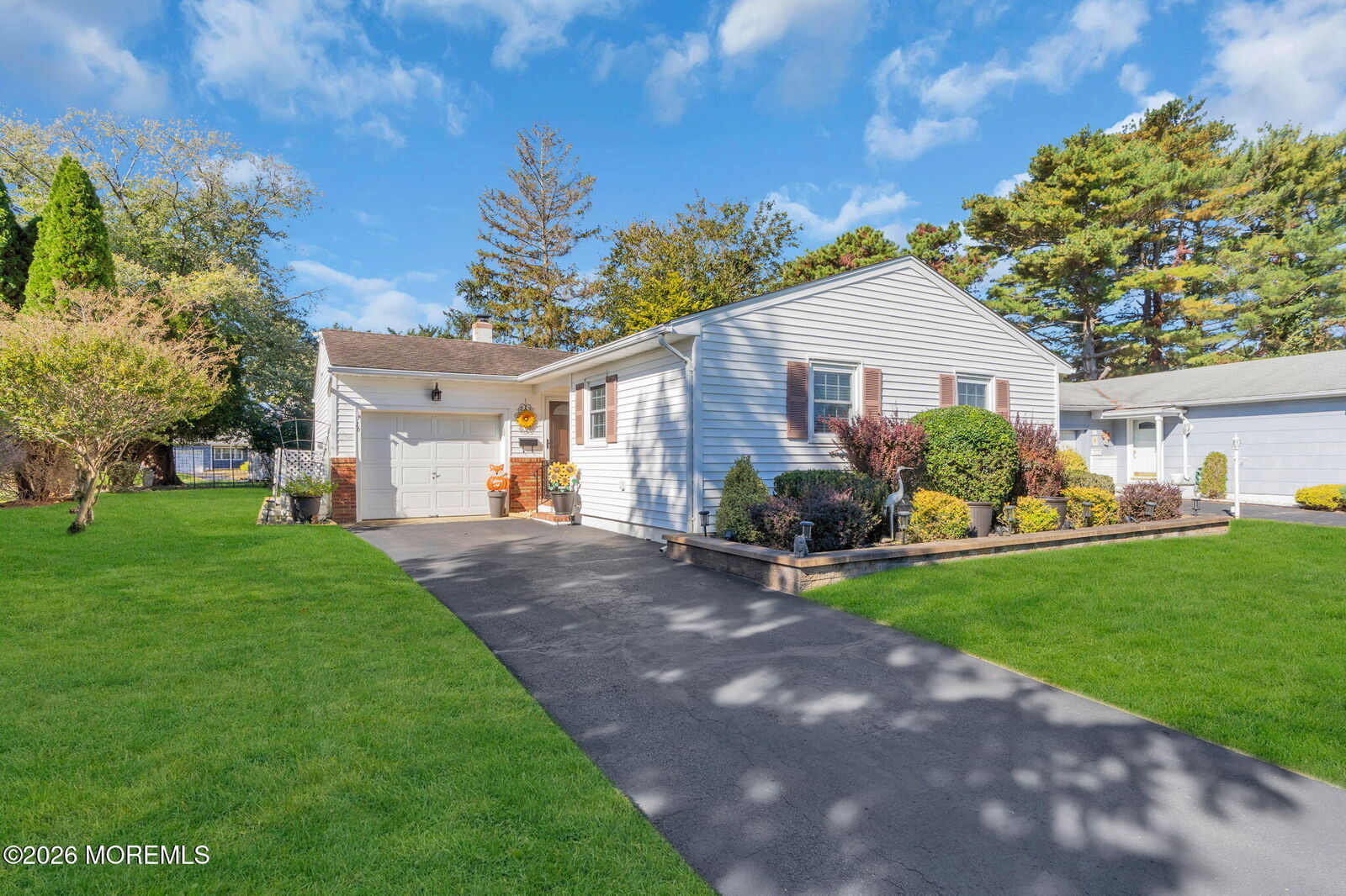 Property Photo:  16 Concord Lane  NJ 08757 