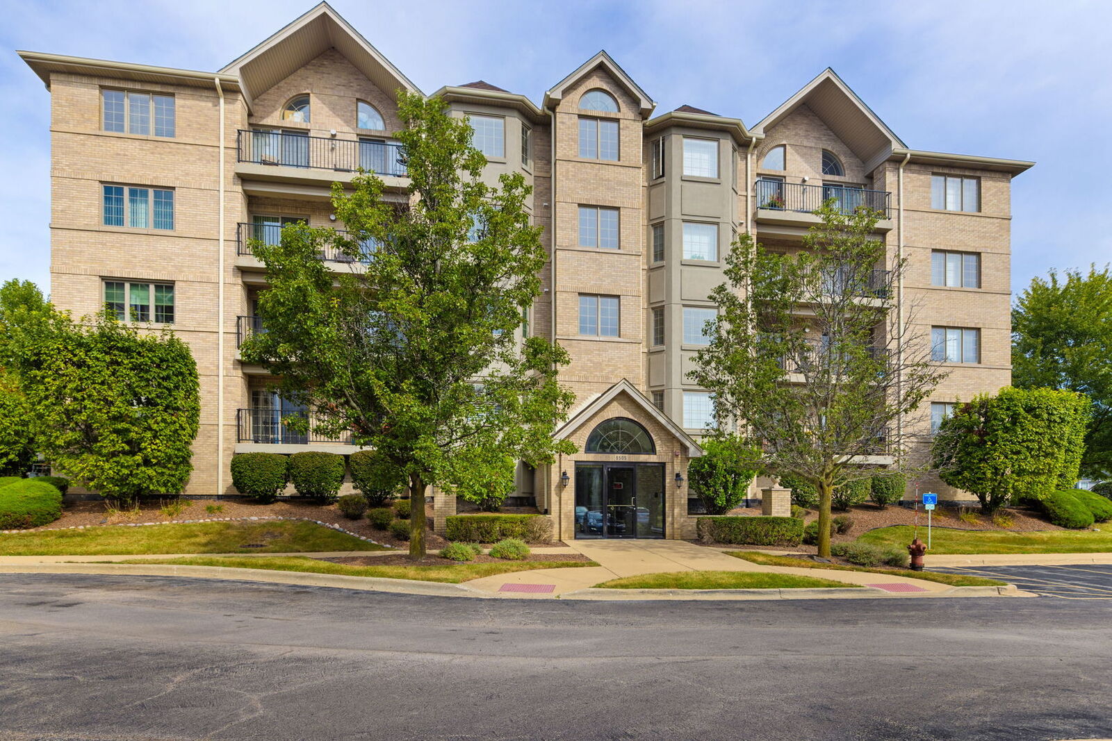 Property Photo:  8505 Woodward Avenue 202  IL 60517 