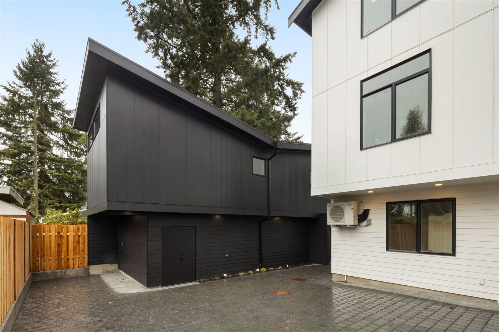 Property Photo: 14039 Densmore Avenue N WA 98133