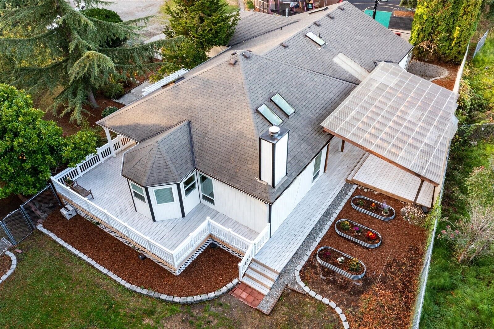 Property Photo: 14025 SE 197th Place WA 98058