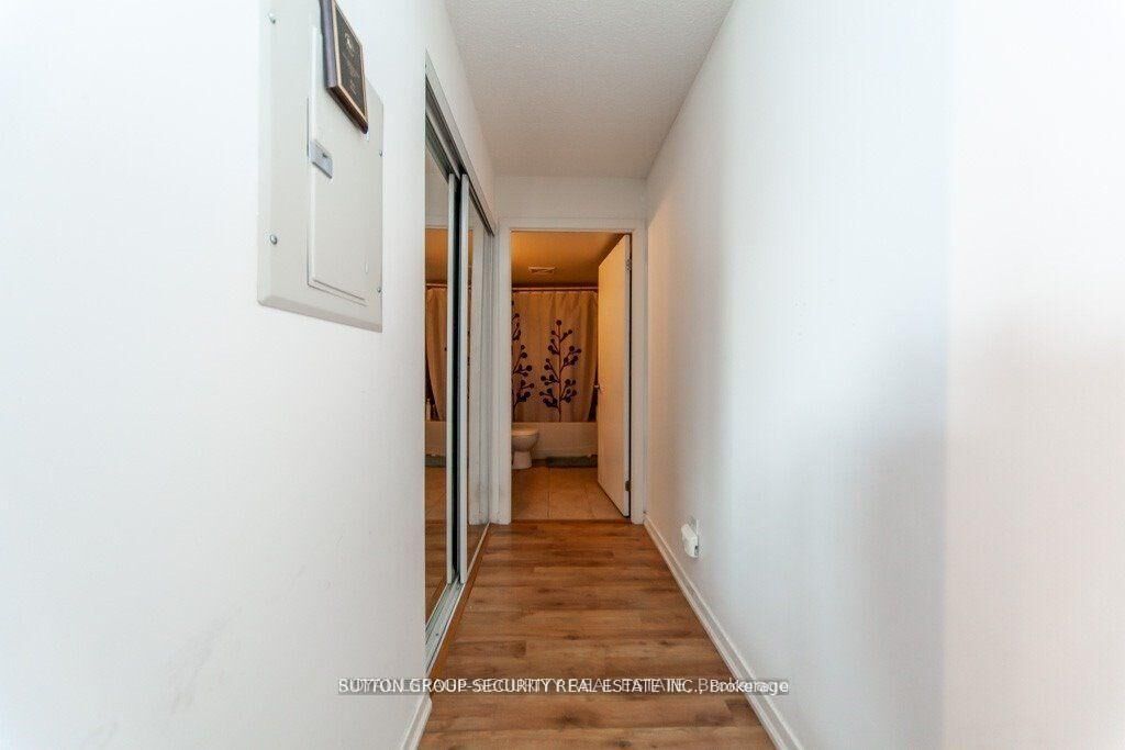 Property Photo:  38 Joe Shuster Way 610  ON M6K 0A5 