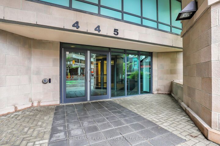 Property Photo:  445 Laurier Avenue W 1402  ON K1R 5C1 