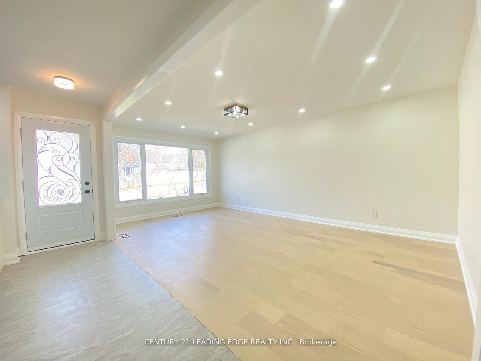 Property Photo: 66 Beech Avenue Upper ON N3C 1X5
