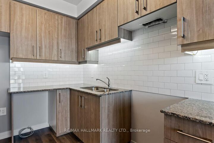 Property Photo:  5002 King Street 403  ON L3J 2J5 