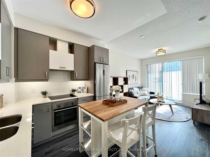 Property Photo:  28 Uptown Drive 527  ON L3R 5M8 