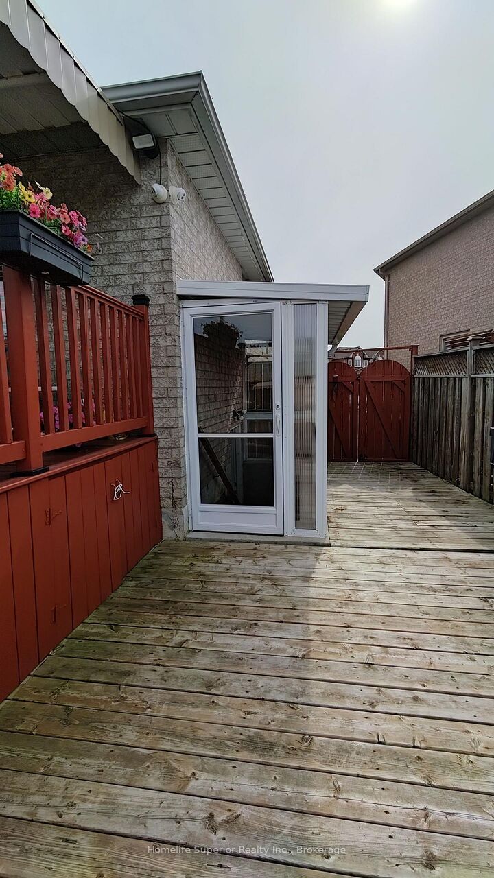 Property Photo:  17 Summerfield Crescent  ON L6X 4K4 