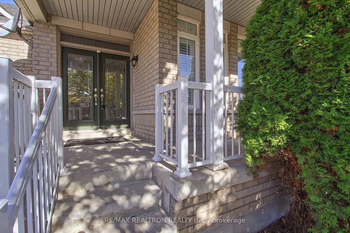 Property Photo:  12 Victoria Wood Avenue  ON L6E 1X7 