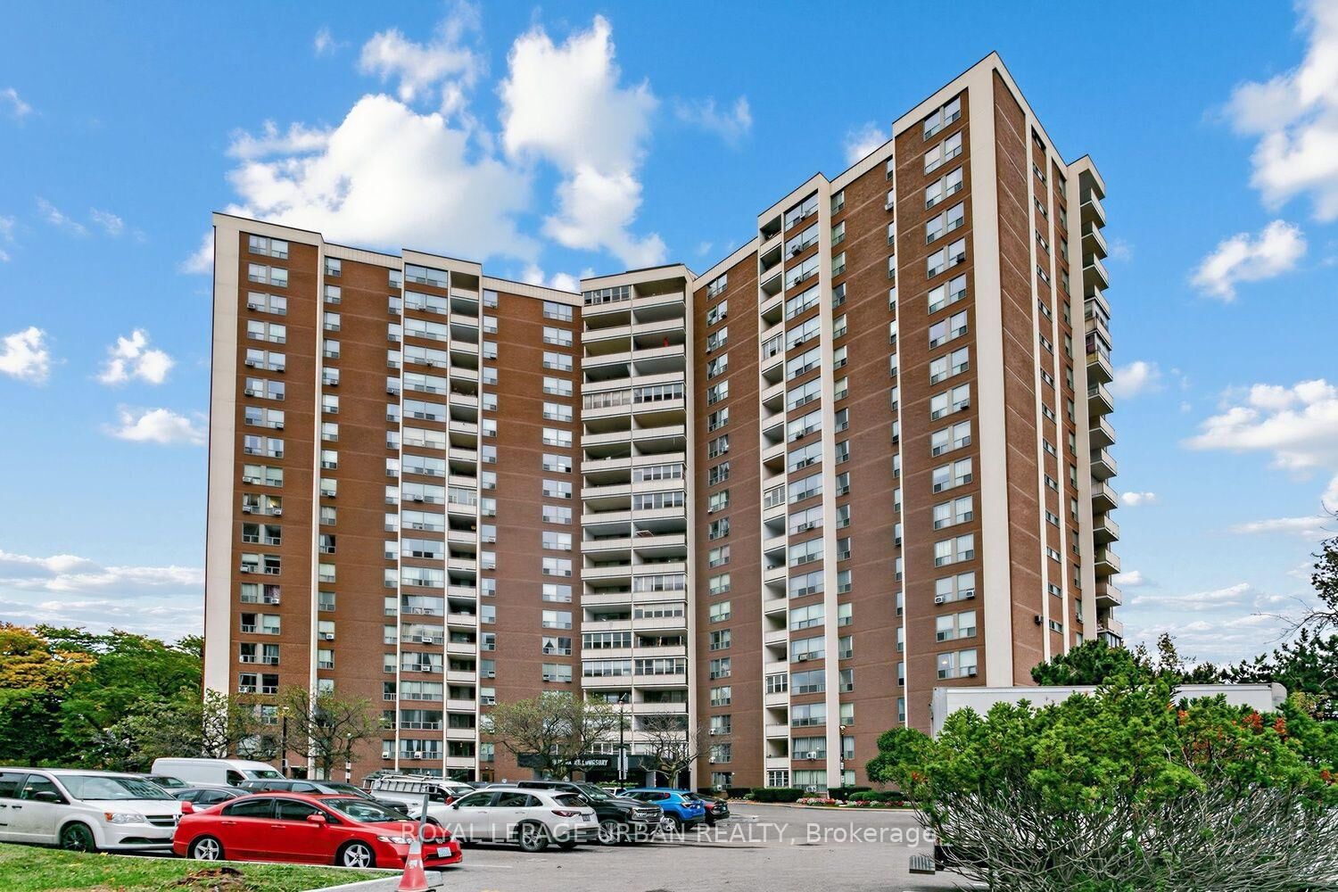 Property Photo:  60 Pavane Linkway N/A 403  ON M3C 1A1 