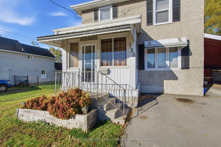Photo de la propriété: 136 Moira Street E ON K8P 2S5