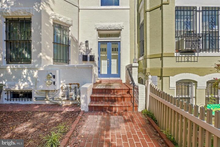 Property Photo:  504 G Street NE 2  DC 20002 