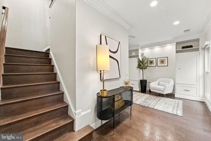 Property Photo:  1518 16th Court N  VA 22209 