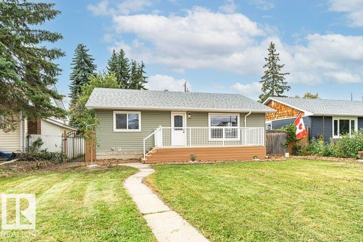 Property Photo:  10624 40 Street NW  AB T6A 1T2 