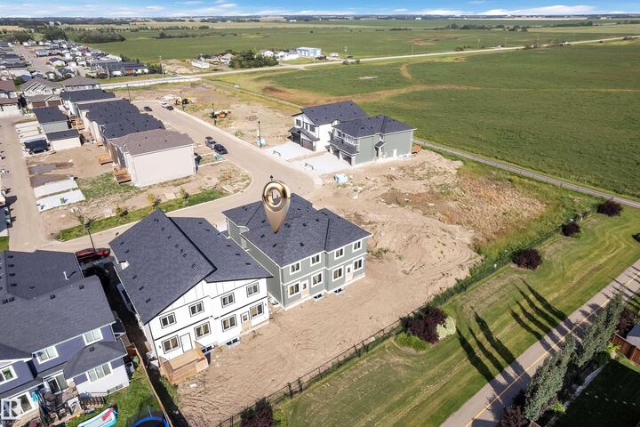 Property Photo:  10711 98 Street  AB T8R 2R2 