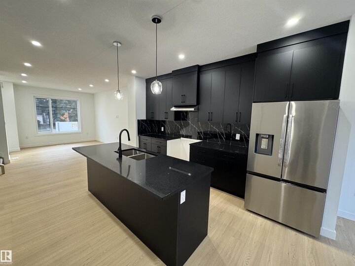 Property Photo:  11106 72 Avenue NW Upper  AB T6G 0B2 