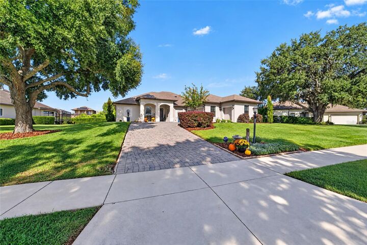 Property Photo:  5419 Meadow Hill Loop  FL 32159 